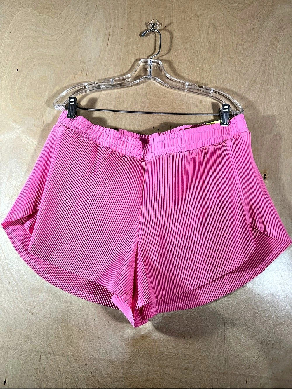 All in Motion Mid-Rise Pleated Athletic Shorts in Pink Size XL